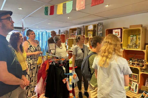 Anne Bode van De Winkel Van Je Tante vertelt waarom zij alleen houten of gerecycled kunststof speelgoed verkoopt, fot Janet van Huisstede IMG_8097 Anne Bode van De Winkel Van Je Tante vertelt waarom zij alleen houten of gerecycled kunststof speelgoed verkoopt, fot Janet van Huisstede IMG_8097